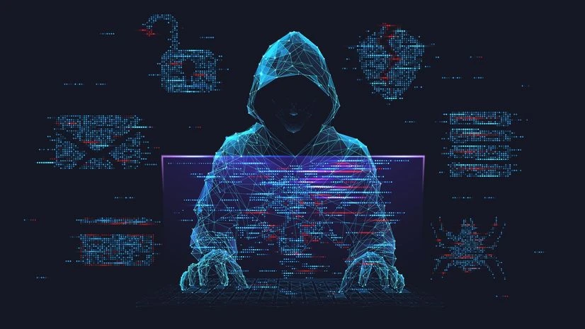 दो साइबर (Cyber) अपराधियों ने दो बैंक खातों से 1.02 लाख रुपये चुरा लिए।